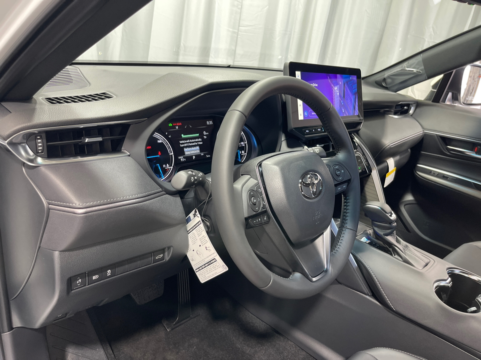 2024 Toyota Venza XLE 16