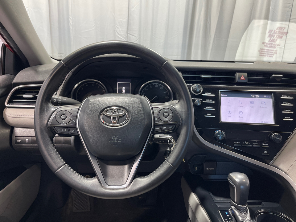 2019 Toyota Camry SE 8