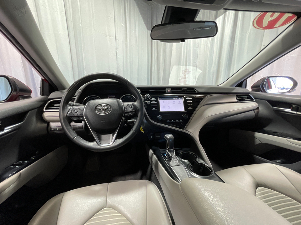 2019 Toyota Camry SE 10