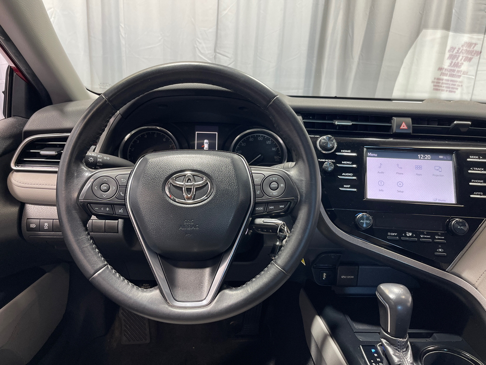 2019 Toyota Camry SE 20