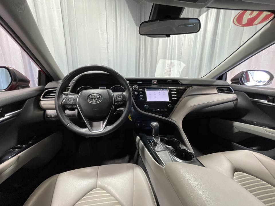 2019 Toyota Camry SE 21