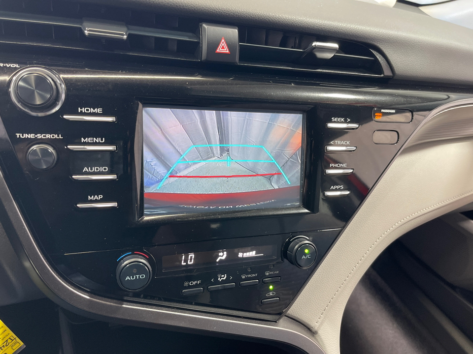 2019 Toyota Camry SE 29