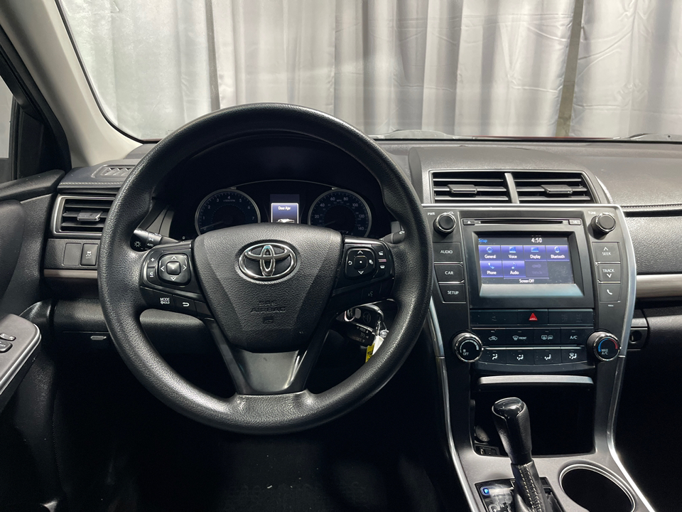 2017 Toyota Camry LE 8