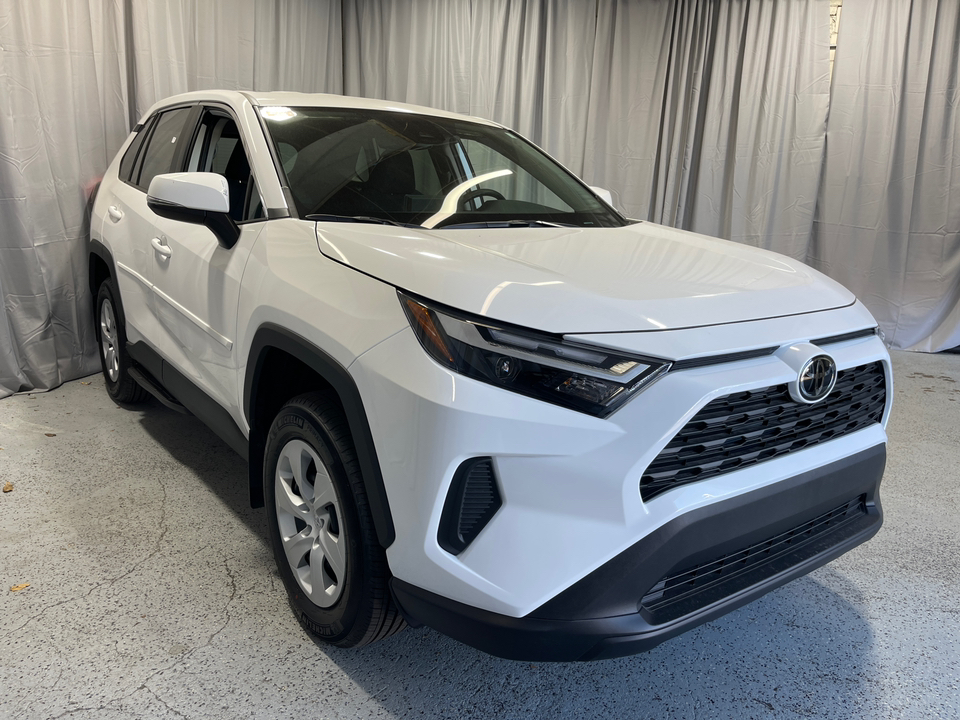 2024 Toyota RAV4 LE 13