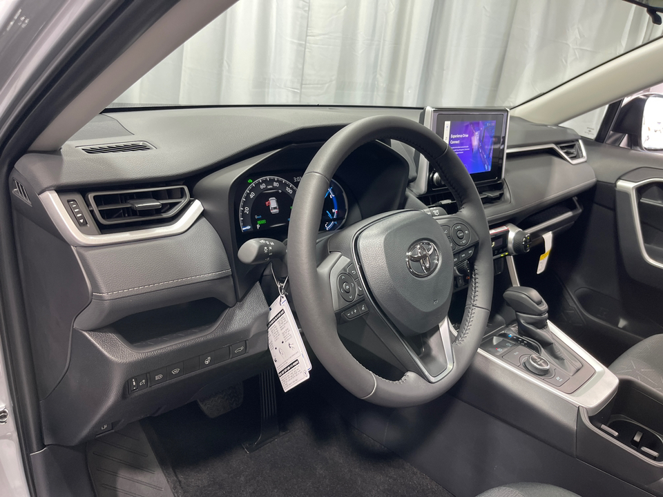 2024 Toyota RAV4 Hybrid XLE 2