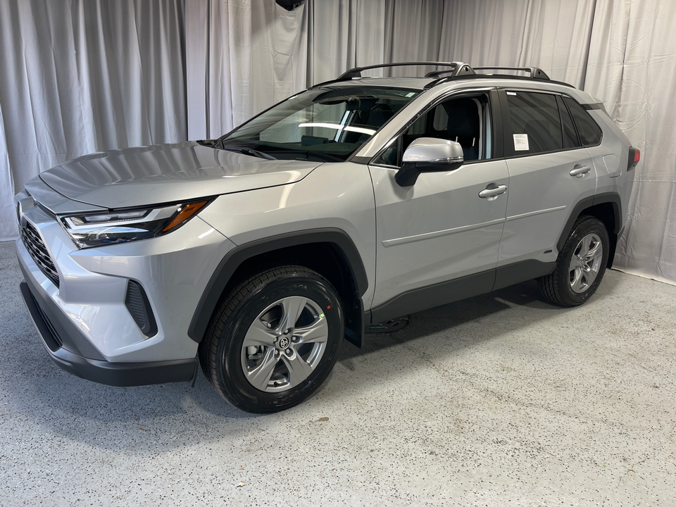 2024 Toyota RAV4 Hybrid XLE 3