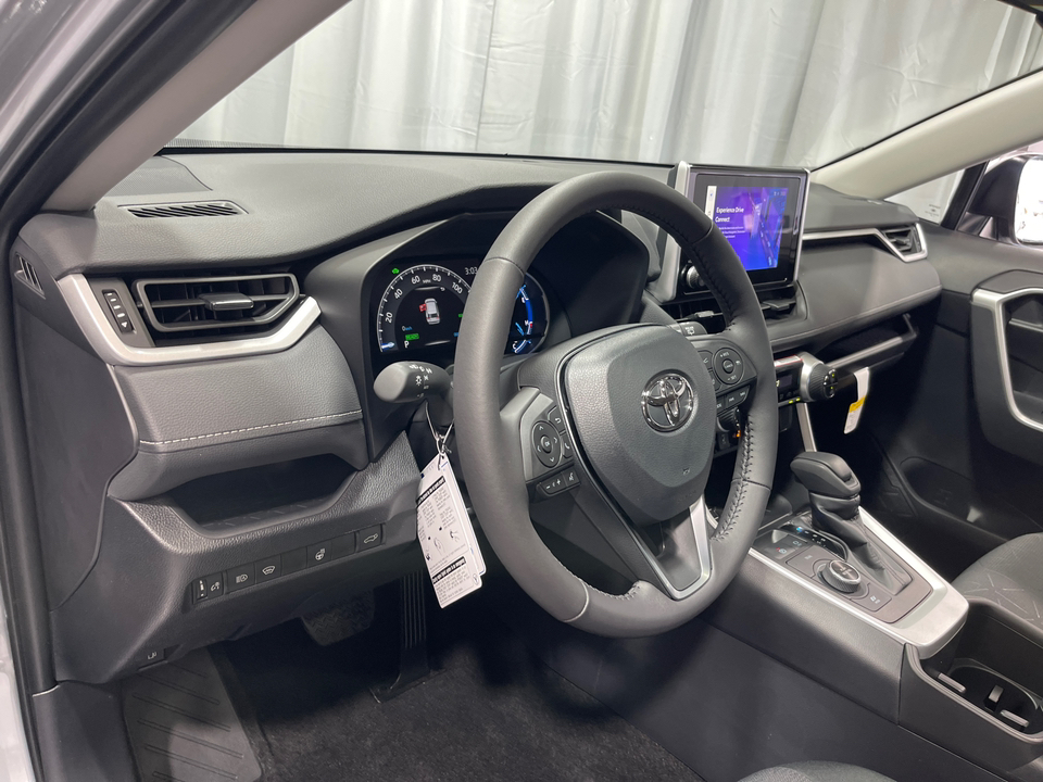 2024 Toyota RAV4 Hybrid XLE 16