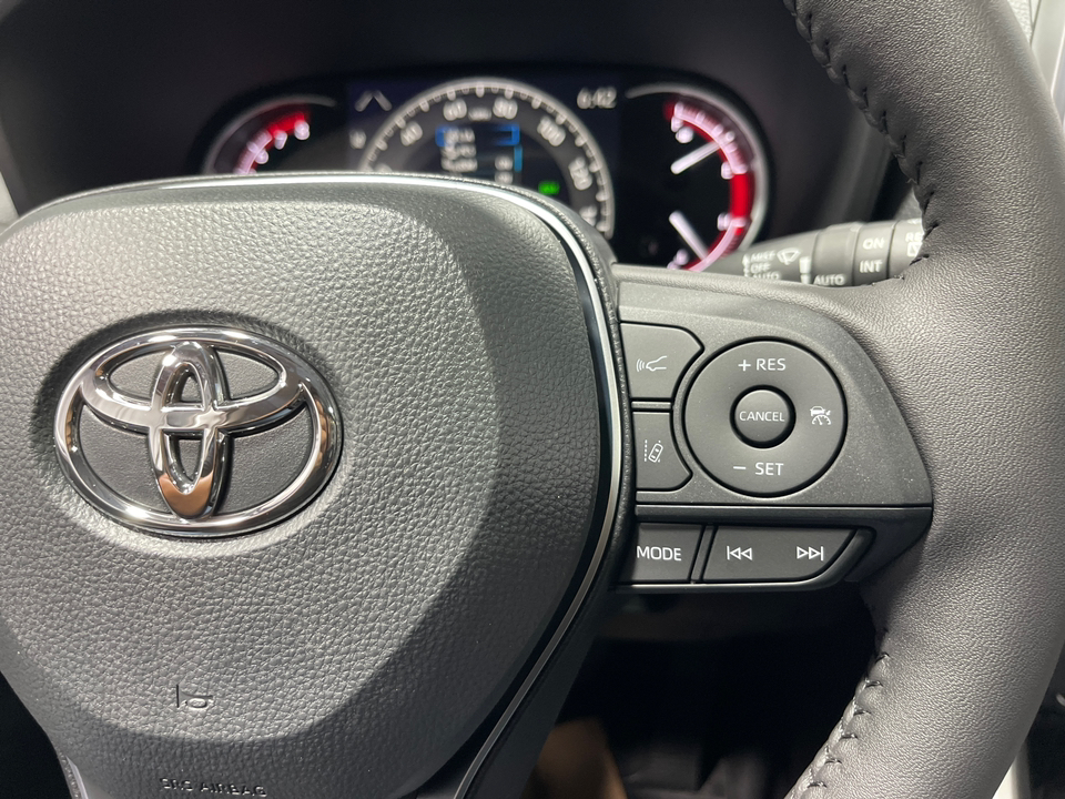 2024 Toyota RAV4 XLE Premium 28