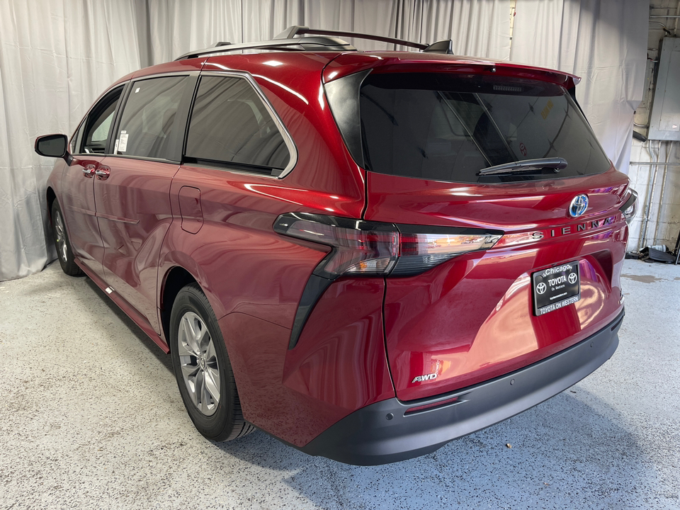 2024 Toyota Sienna XLE 5