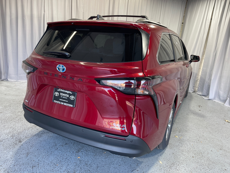 2024 Toyota Sienna XLE 9