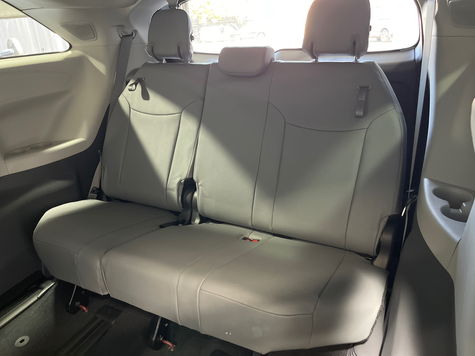 2024 Toyota Sienna XLE 31