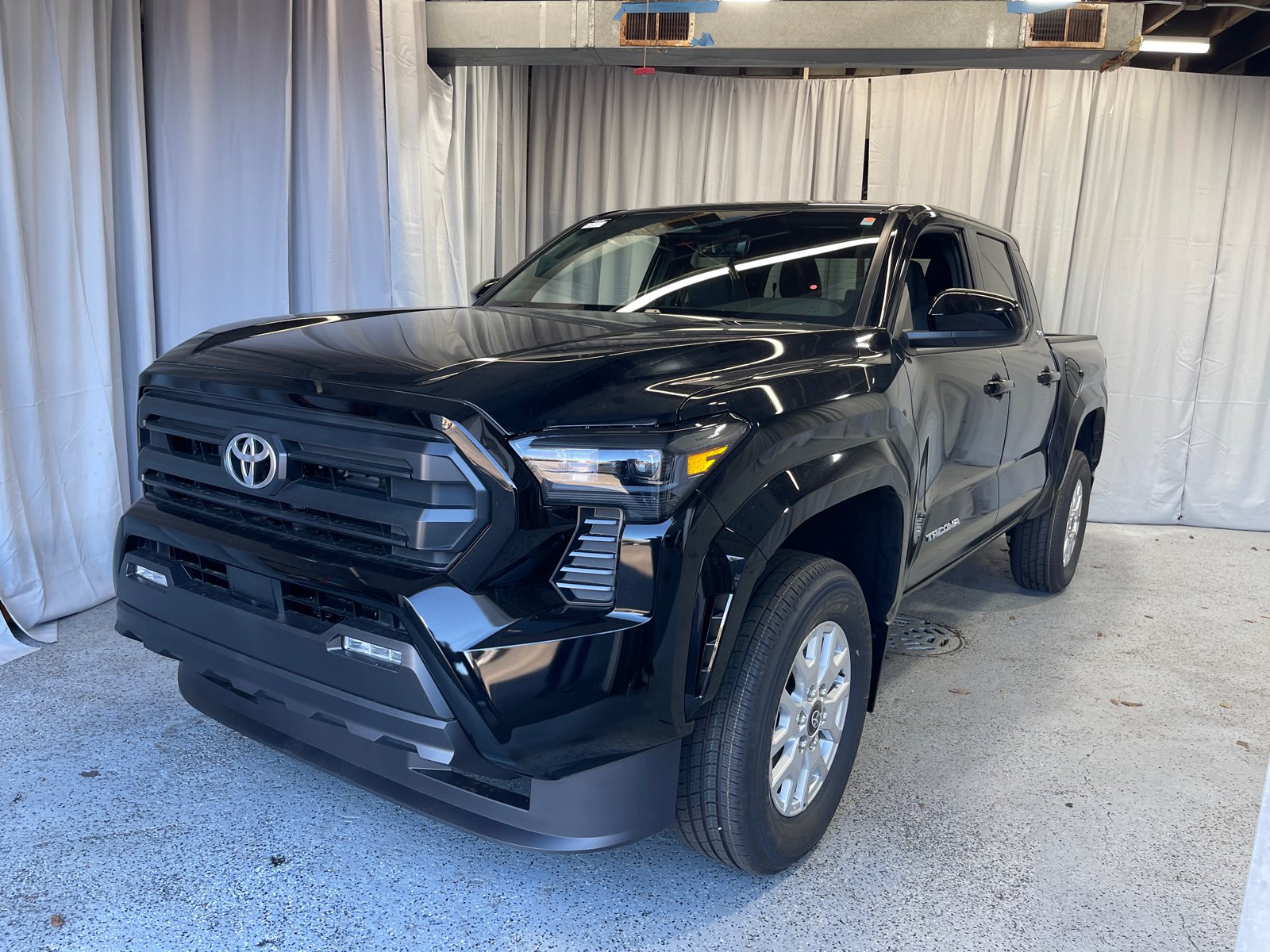 2024 Toyota Tacoma SR5 1