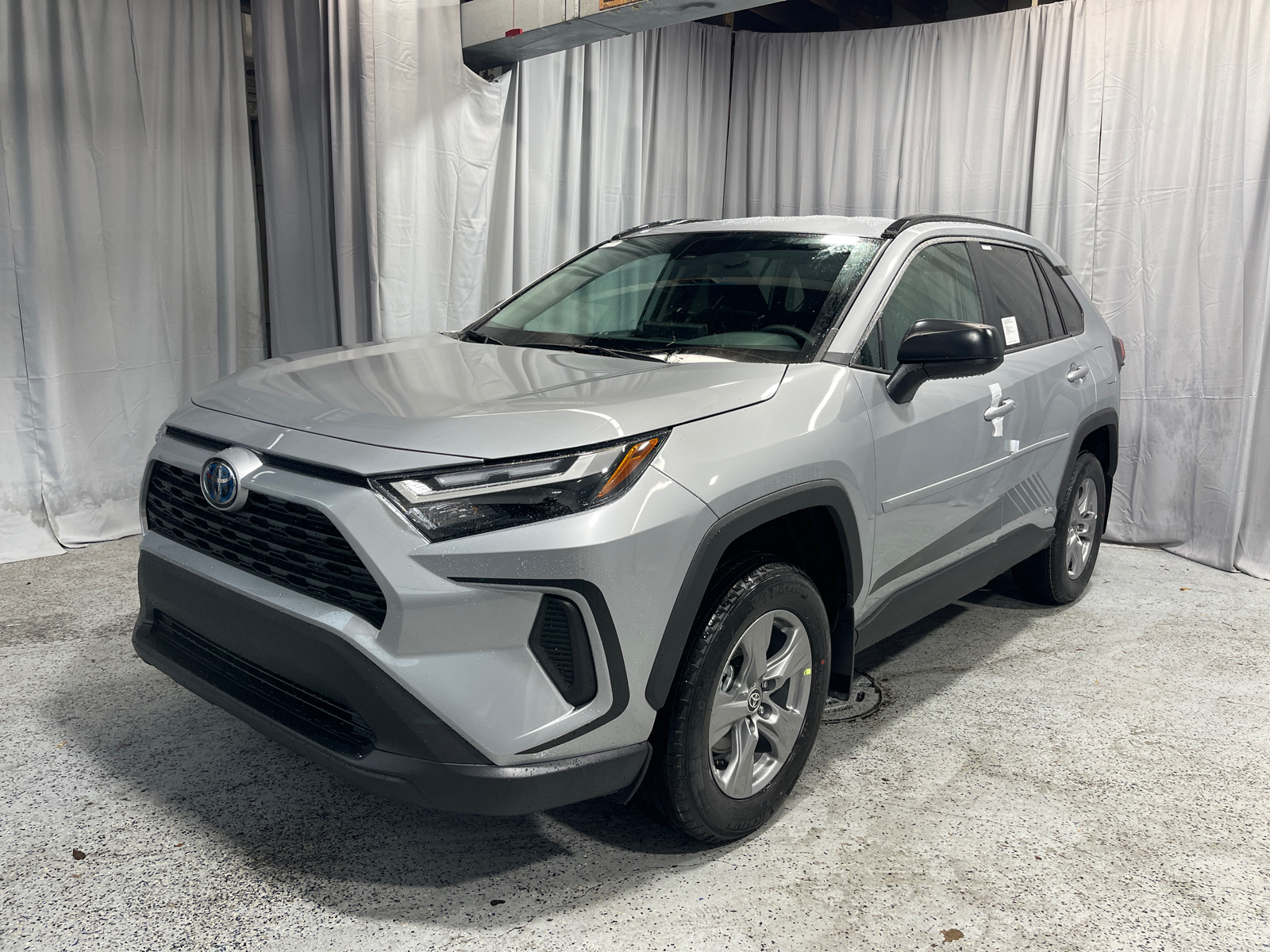 2024 Toyota RAV4 Hybrid LE 1