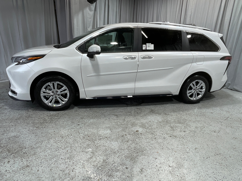 2024 Toyota Sienna Platinum 3