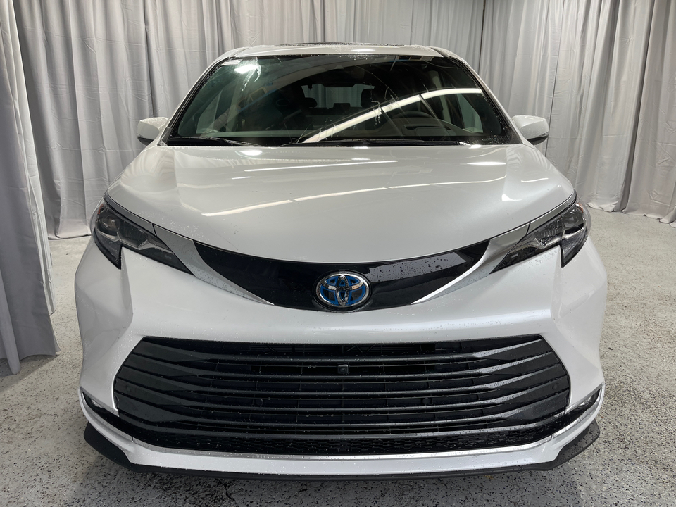 2024 Toyota Sienna Platinum 13