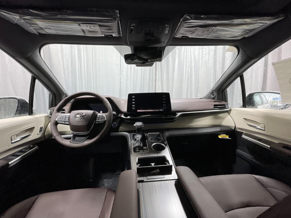 2024 Toyota Sienna Platinum 18