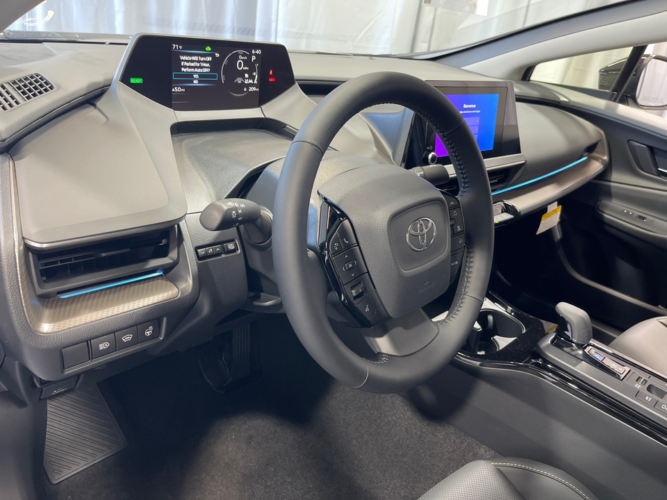 2024 Toyota Prius XLE 2