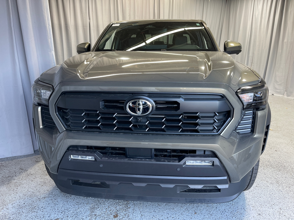 2024 Toyota Tacoma Hybrid TRD Off Road 13