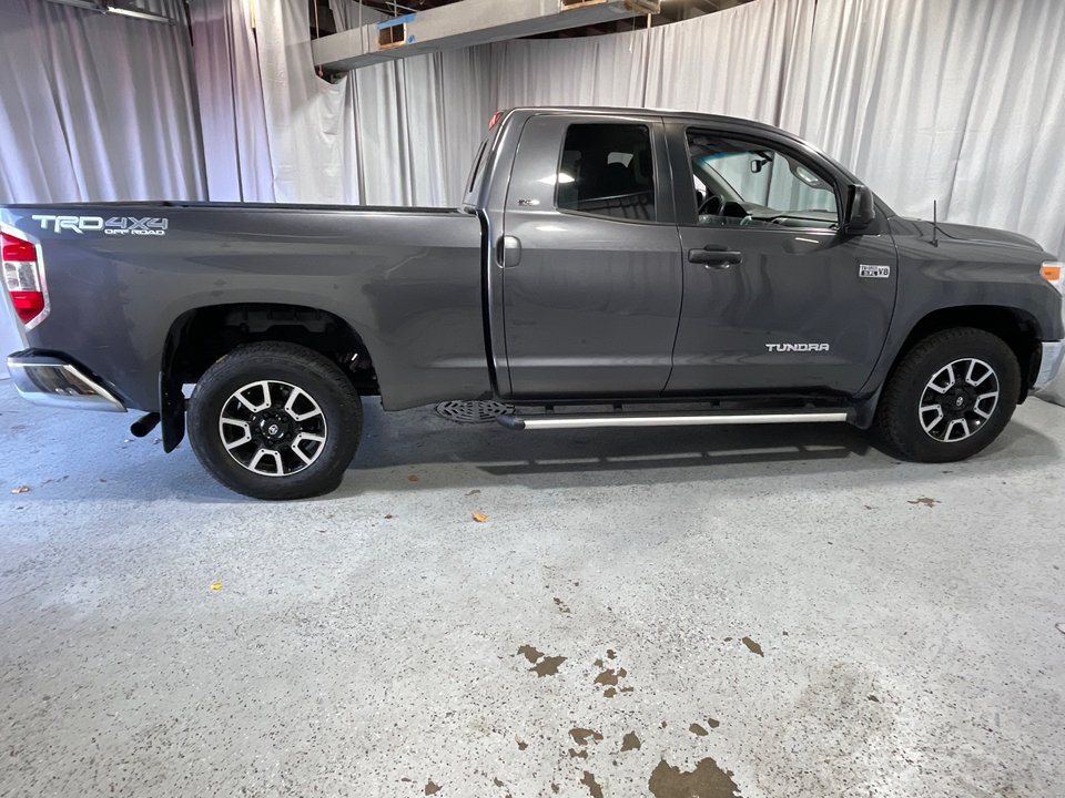 2014 Toyota Tundra SR5 11