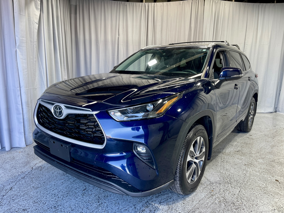 2022 Toyota Highlander XLE 1