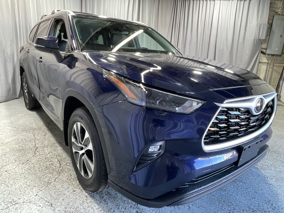 2022 Toyota Highlander XLE 11