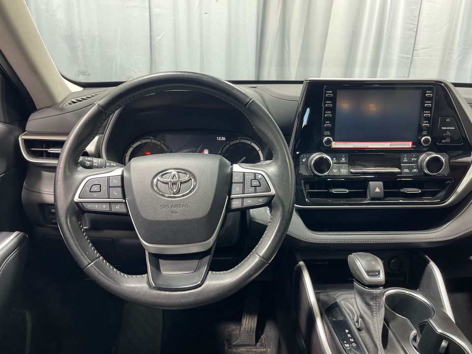 2022 Toyota Highlander XLE 18