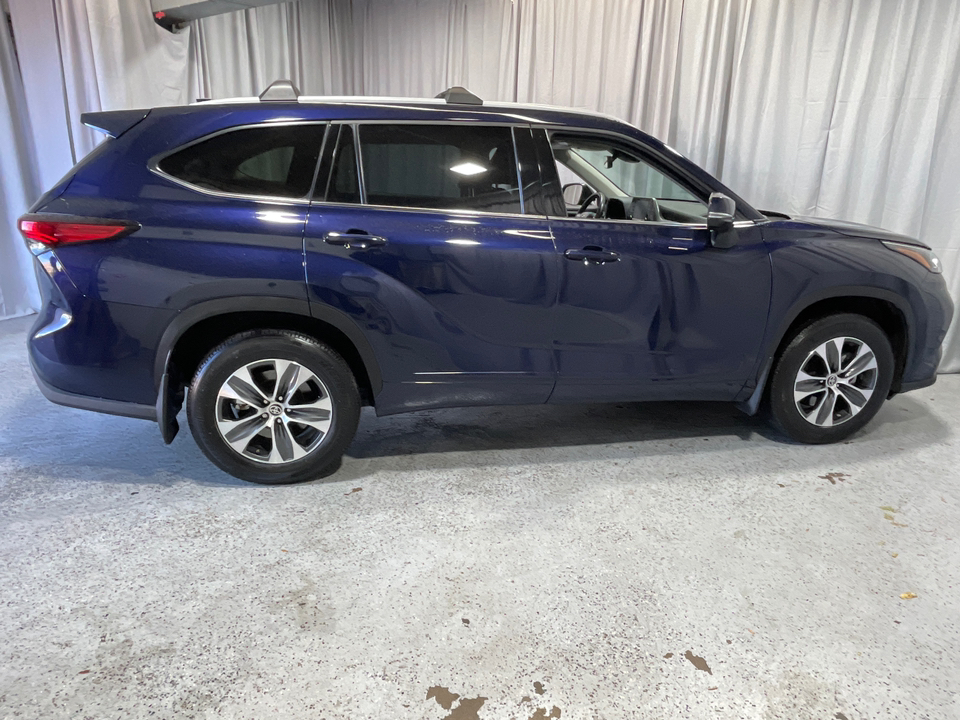 2022 Toyota Highlander XLE 44