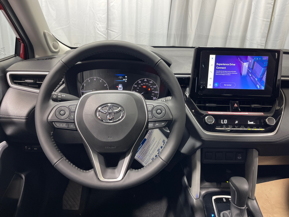 2024 Toyota Corolla Cross LE 8