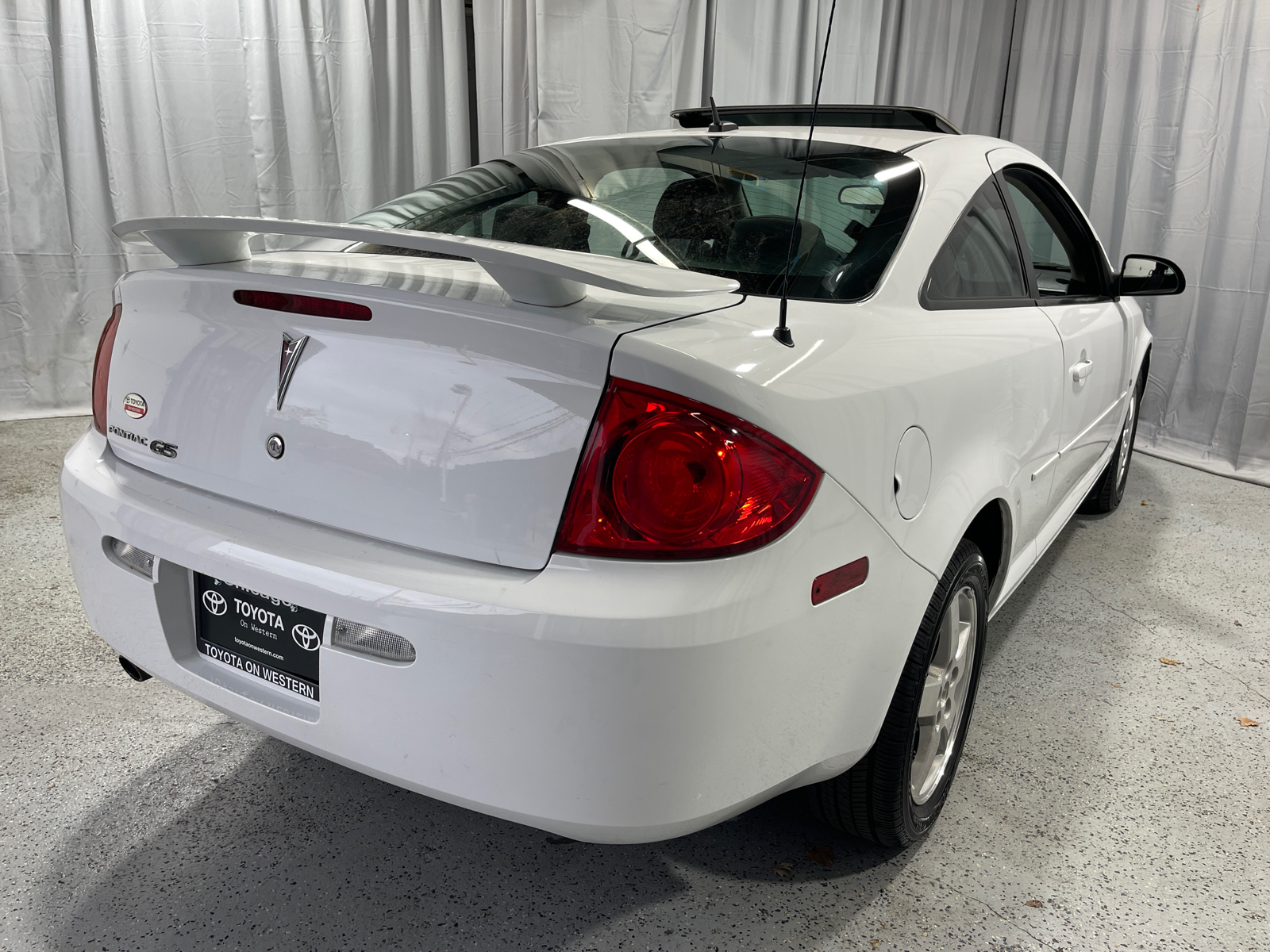 2009 Pontiac G5 Base 27