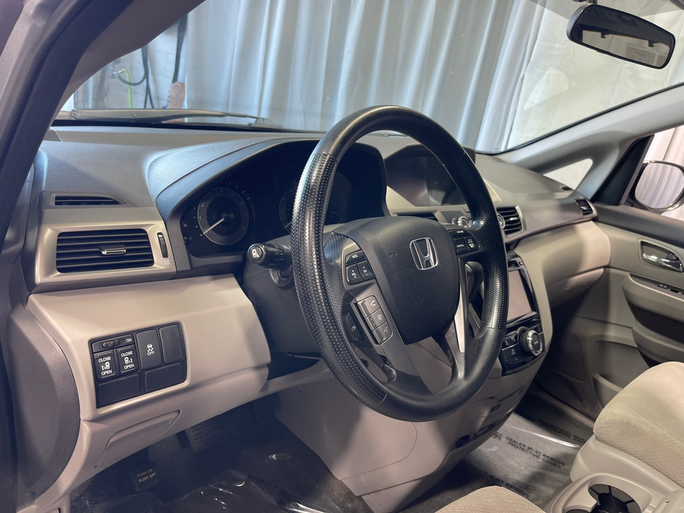 2016 Honda Odyssey SE 2