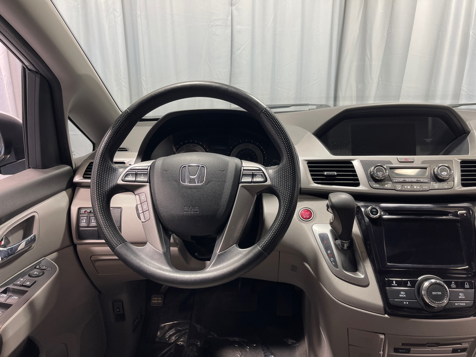 2016 Honda Odyssey SE 17