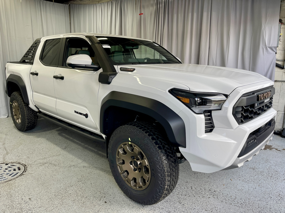 2024 Toyota Tacoma Hybrid Trailhunter 13