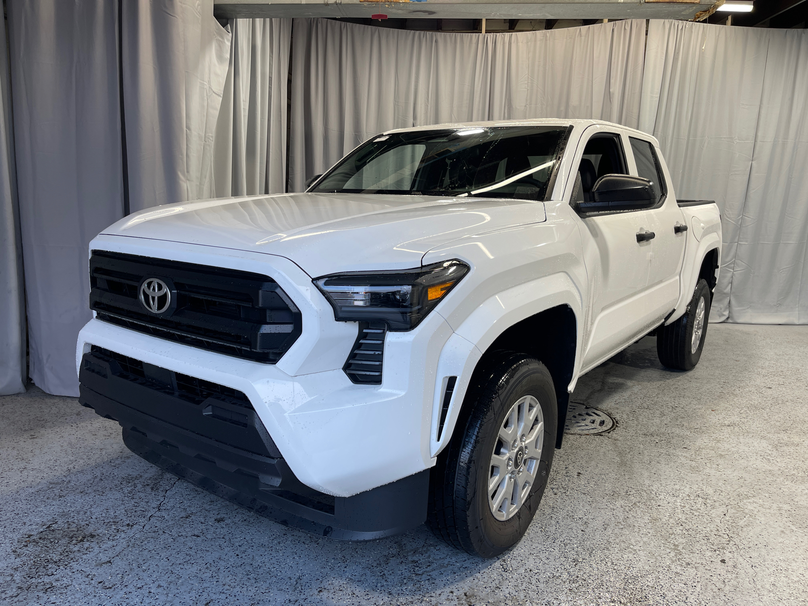 2024 Toyota Tacoma SR 1