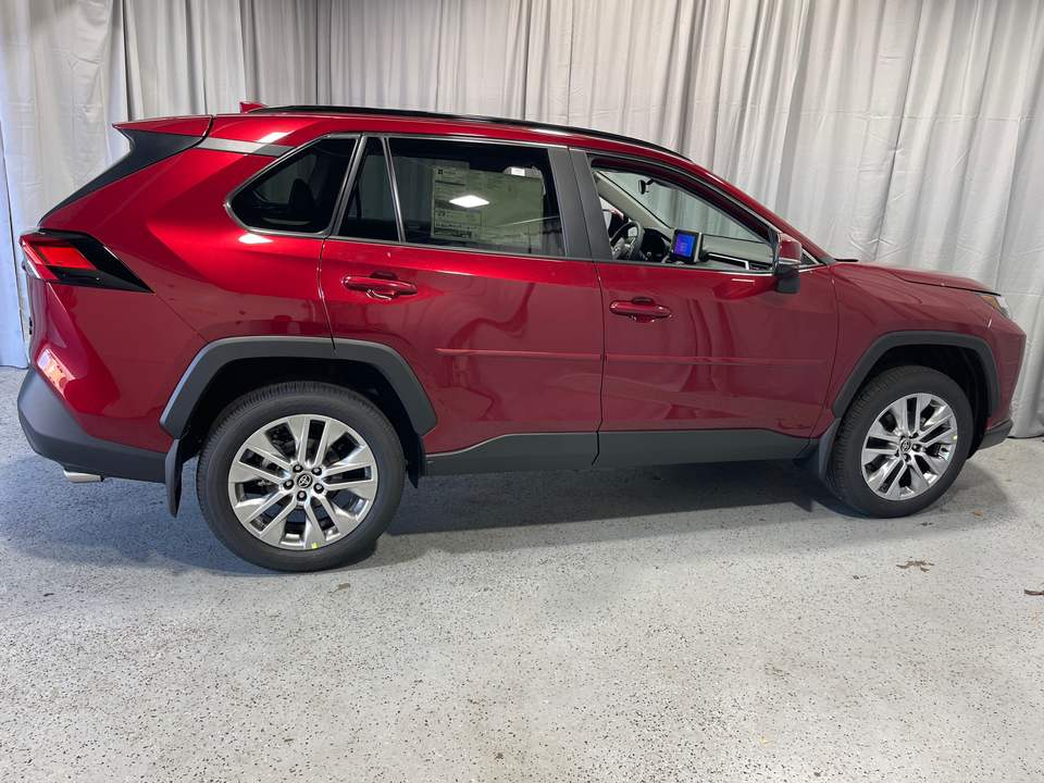 2024 Toyota RAV4 XLE Premium 11