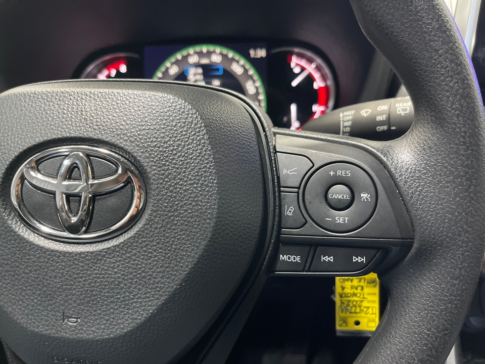 2024 Toyota RAV4 LE 26