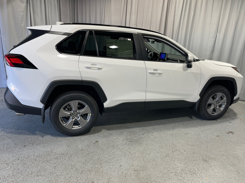 2024 Toyota RAV4 XLE 11