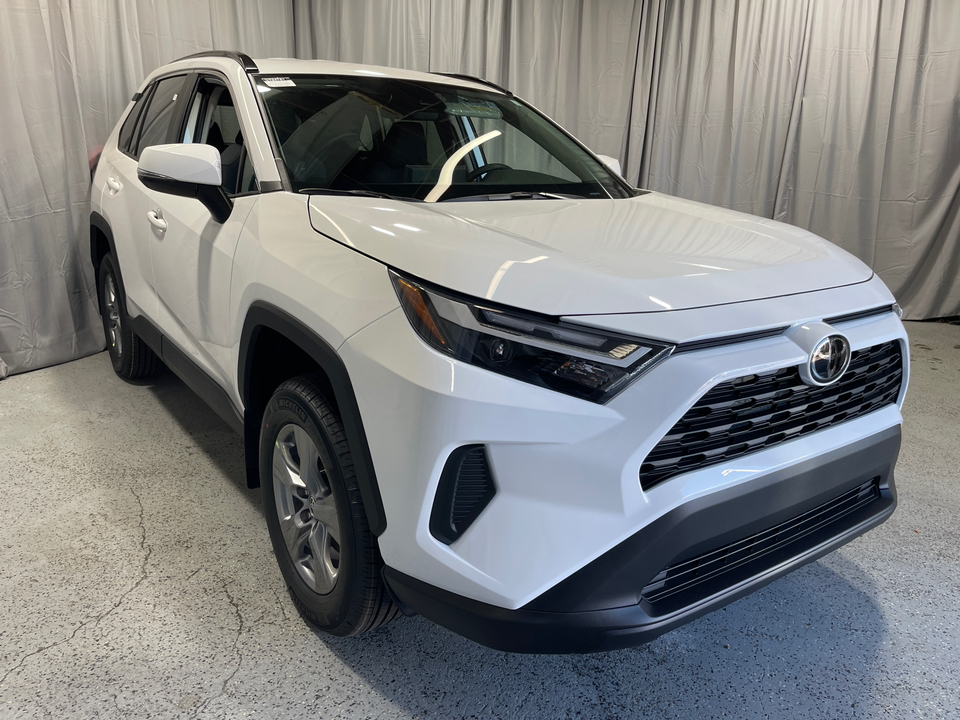 2024 Toyota RAV4 XLE 13