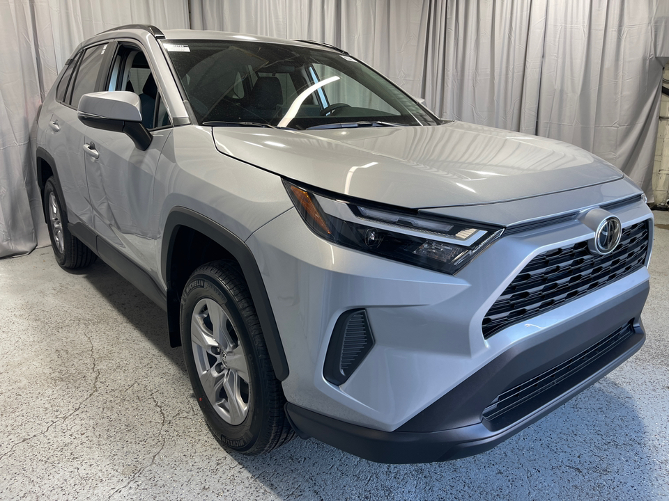 2024 Toyota RAV4 XLE 13