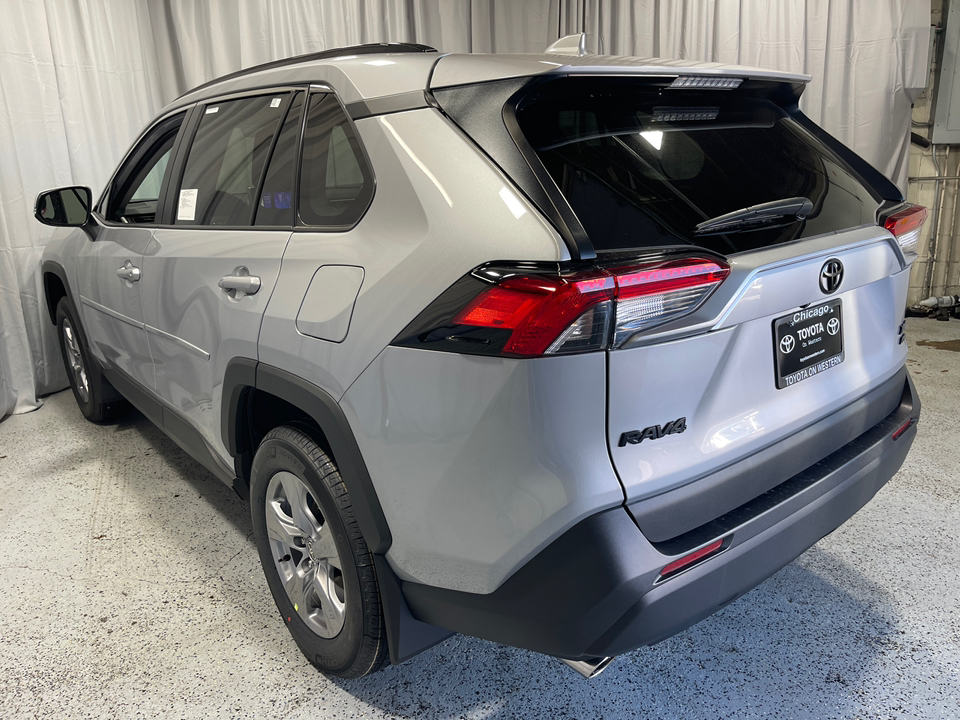 2024 Toyota RAV4 XLE 5