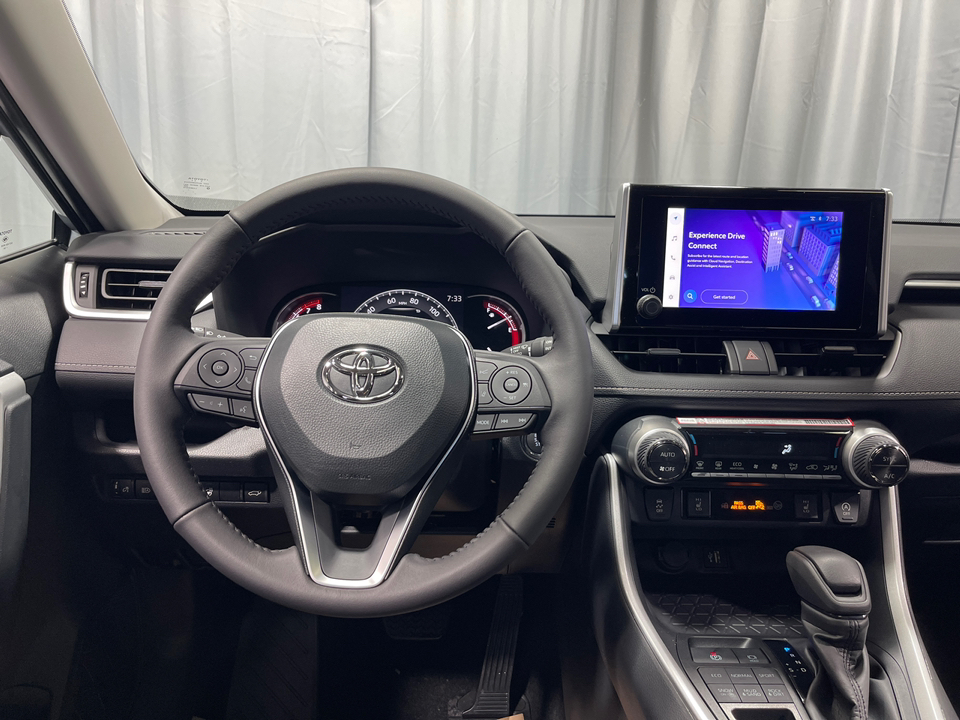 2024 Toyota RAV4 XLE 8