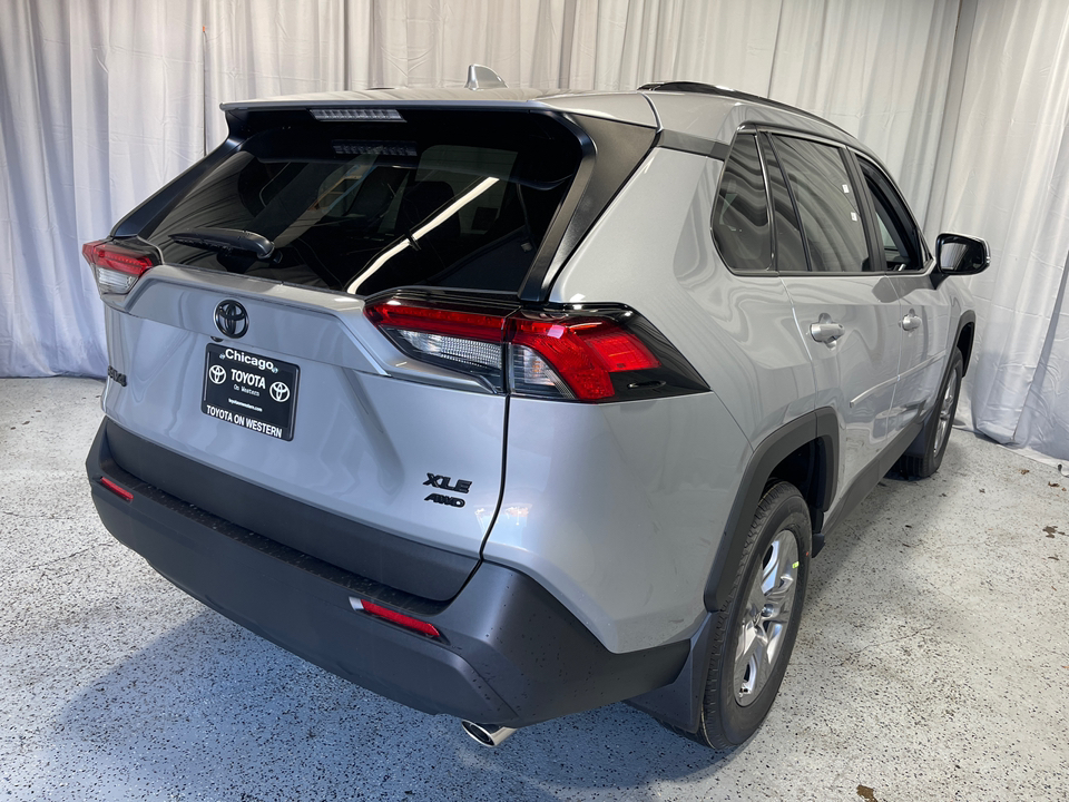 2024 Toyota RAV4 XLE 9