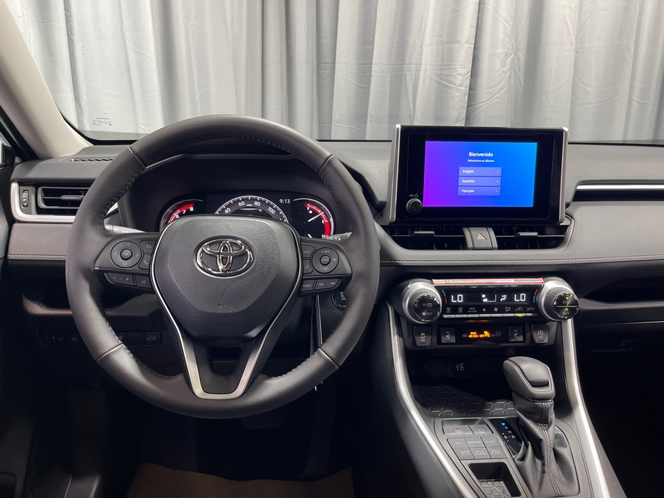 2024 Toyota RAV4 XLE 8