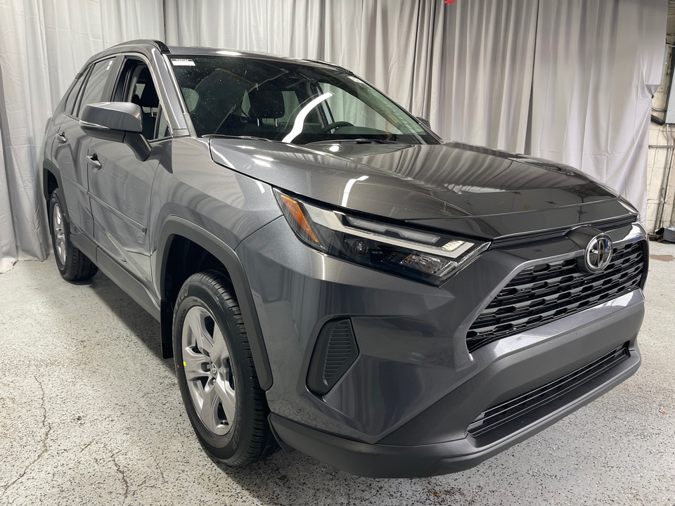 2024 Toyota RAV4 XLE 13