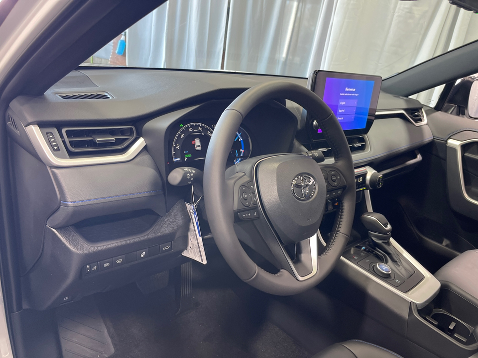 2024 Toyota RAV4 Hybrid XSE 2