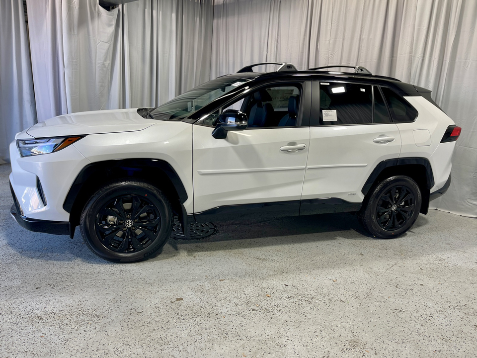 2024 Toyota RAV4 Hybrid XSE 3