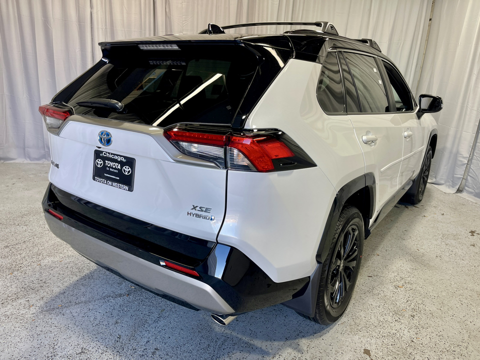 2024 Toyota RAV4 Hybrid XSE 9