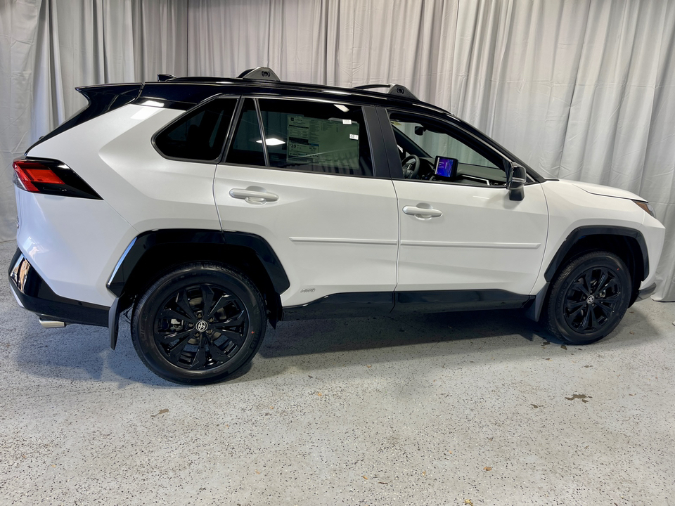 2024 Toyota RAV4 Hybrid XSE 43