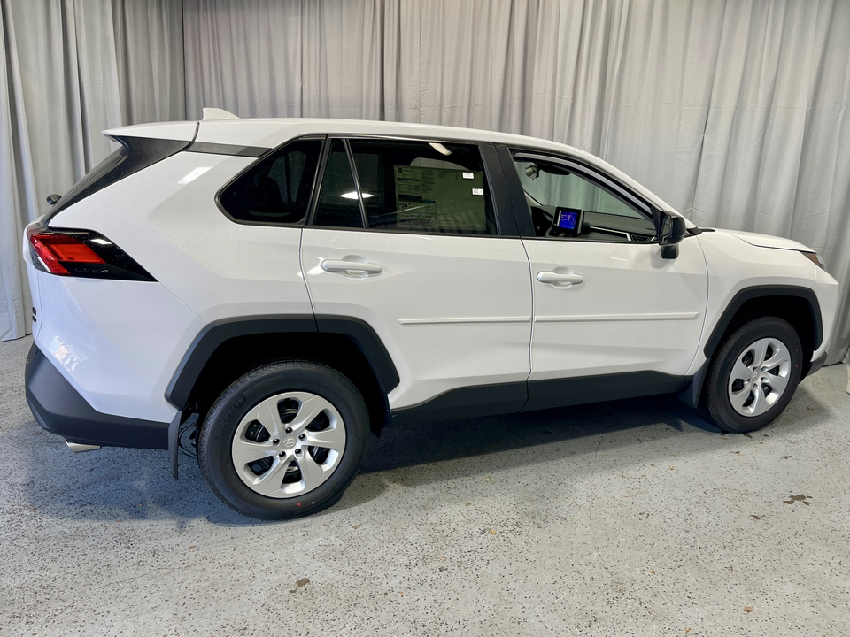 2024 Toyota RAV4 LE 42