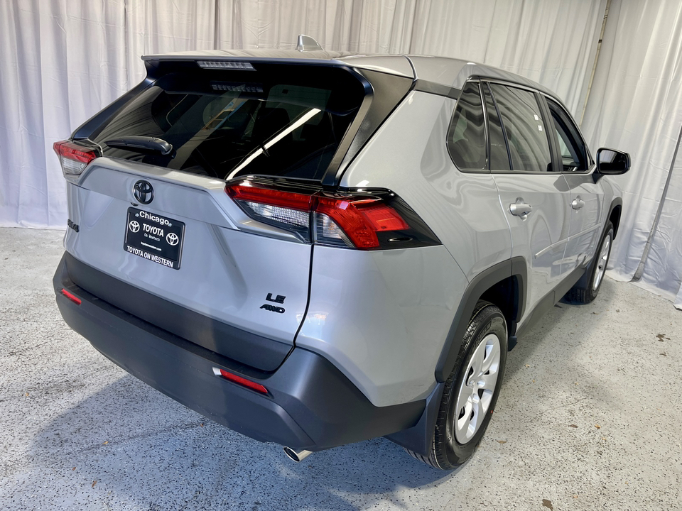 2024 Toyota RAV4 LE 9