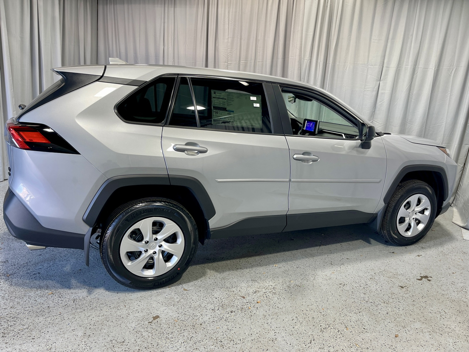 2024 Toyota RAV4 LE 42